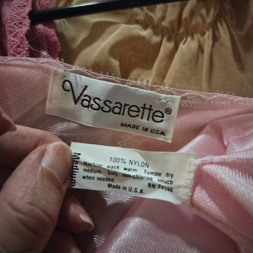 Vintage 70s Vassarette Pink Nylon Pajama Set Sleepwear Robe‎ Pants Medium